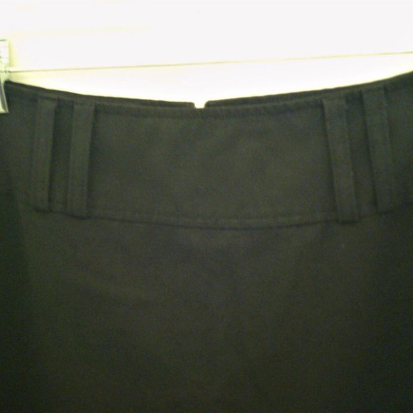 Straight Skirt w/Peplum Flounce & Wide Belt Loops - Picture 3 of 4
